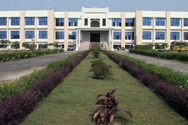 https://cache.careers360.mobi/media/colleges/social-media/media-gallery/9155/2021/7/3/Campus View of CBS College of Management Agra_Campus-View.jpg
